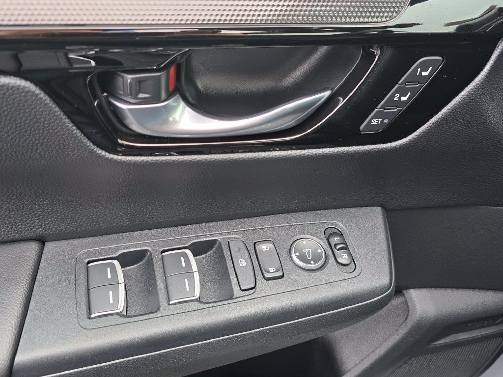 Used 2025 Honda CR-V Sport Touring image 20