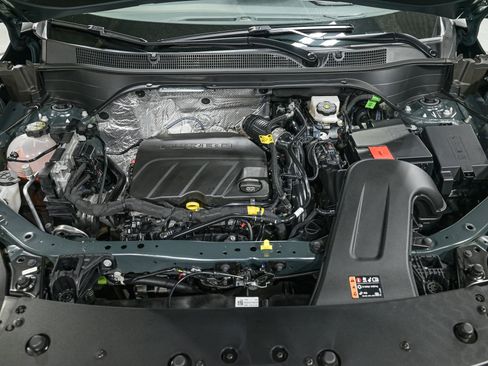 Used 2026 Chevrolet Trax LT w/ Sunroof Package image 11