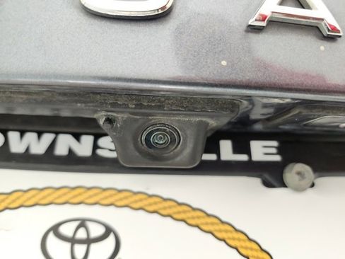 Used 2022 Volkswagen Tiguan SE w/ Panoramic Sunroof Package image 25