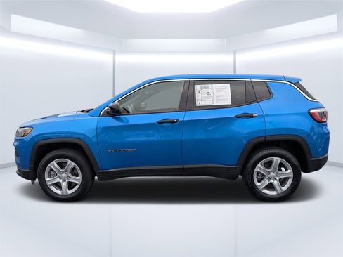Used 2023 Jeep Compass Sport image 6