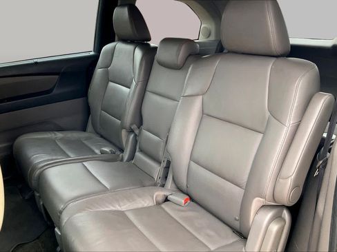 Used 2014 Honda Odyssey Touring Elite image 20