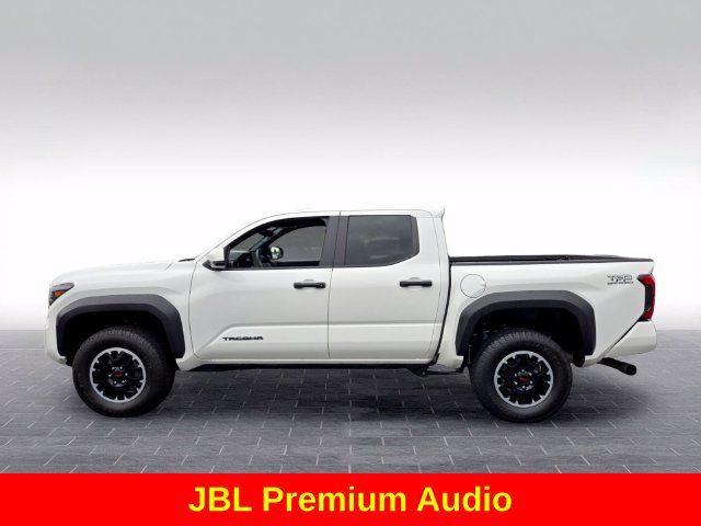Used 2025 Toyota Tacoma TRD Off-Road AWD/4WD image 5