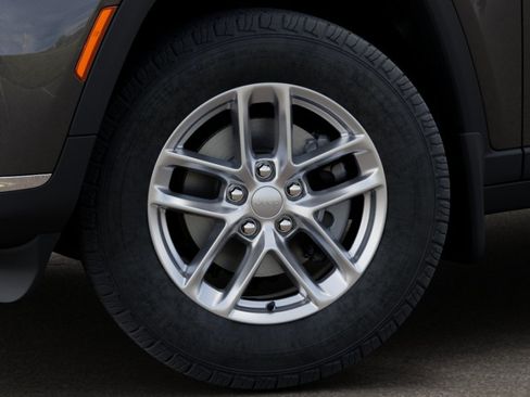 New 2025 Jeep Grand Cherokee L Laredo image 8