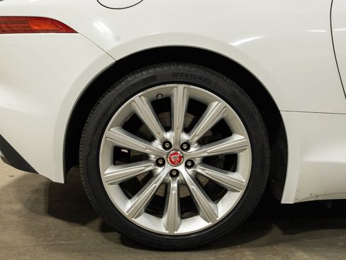 Used 2015 Jaguar F-TYPE Coupe image 29