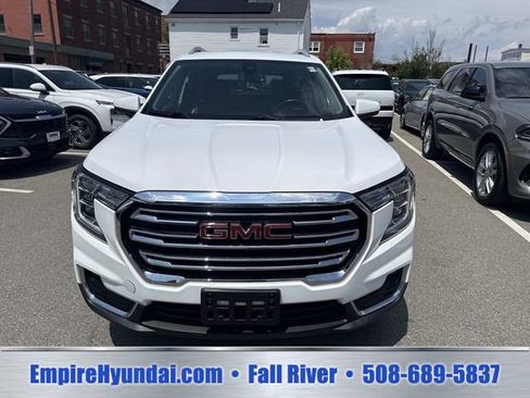 Used 2024 GMC Terrain SLT AWD/4WD image 13