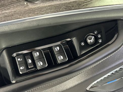 Certified 2023 Jeep Grand Cherokee Overland w/ Advanced Protech Group III AWD/4WD image 28
