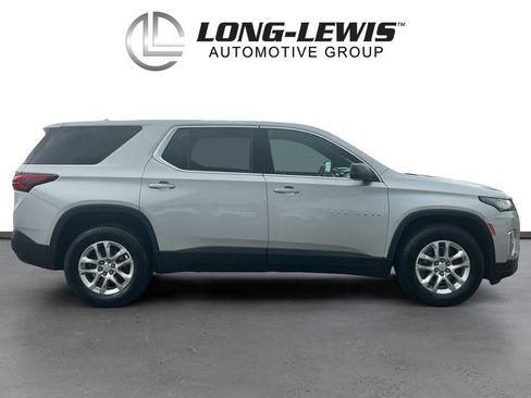 Used 2022 Chevrolet Traverse LS FWD image 8