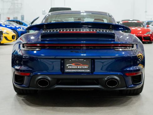 Used 2022 Porsche 911 Turbo image 5