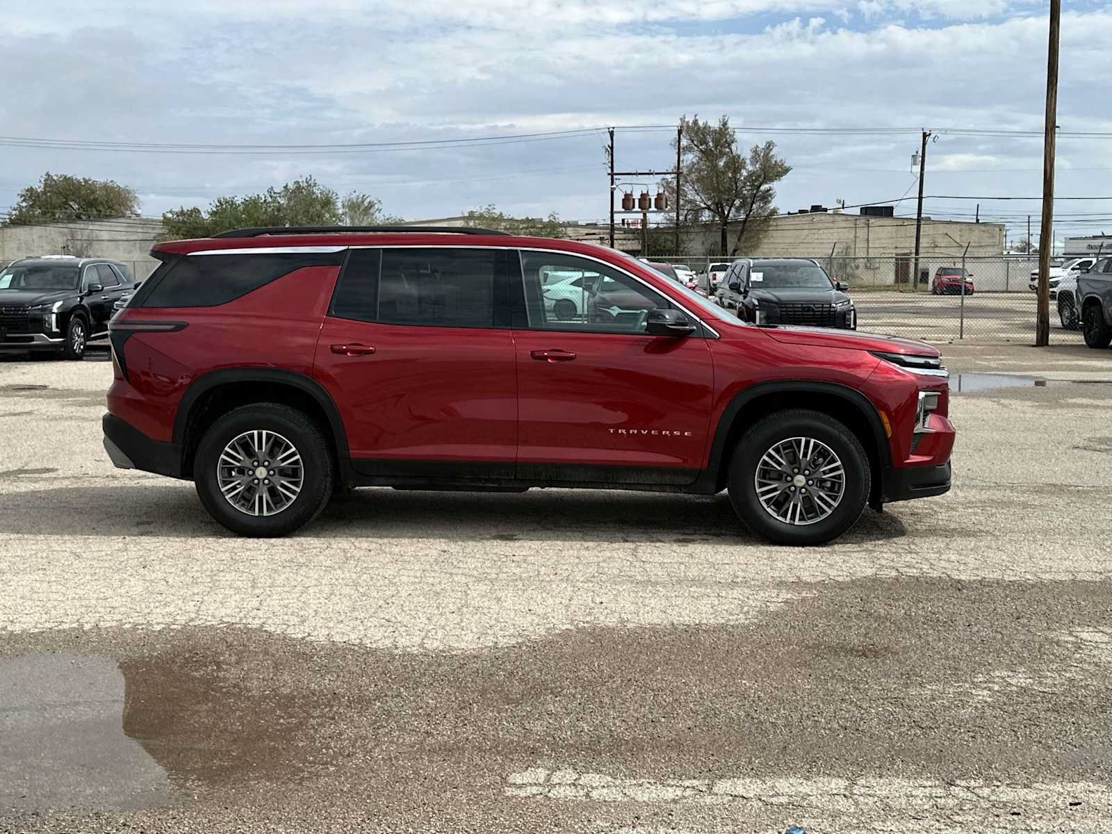 Used 2027 Chevrolet Traverse LT FWD image 9