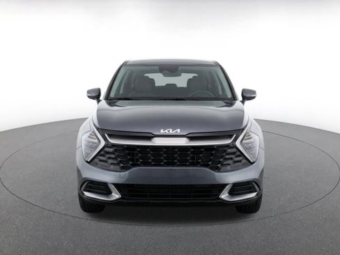 Used 2025 Kia Sportage LX FWD image 2