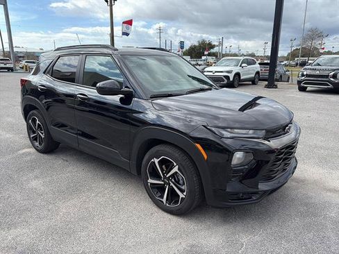 Used 2023 Chevrolet TrailBlazer RS w/ Sun and Liftgate Package image 8