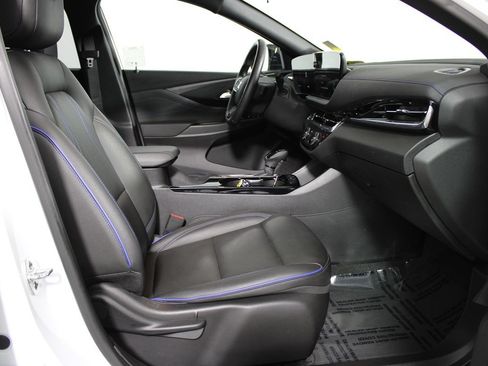 Used 2025 Buick Envista Sport Touring FWD image 14