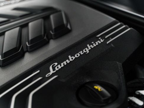 Used 2023 Lamborghini Urus S AWD/4WD image 4