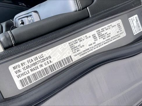 Used 2026 Jeep Grand Cherokee Limited AWD/4WD image 34