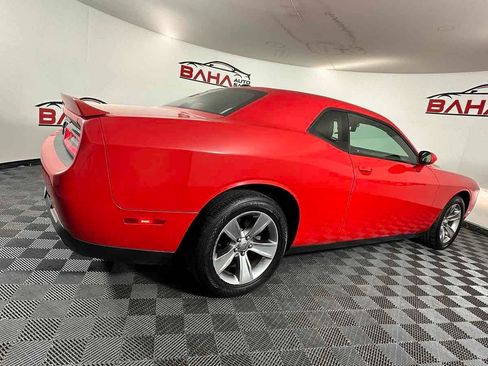 Used 2020 Dodge Challenger SXT RWD image 8