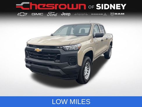 Used 2024 Chevrolet Colorado W/T RWD image 1