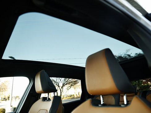 Certified 2025 BMW X3 xDrive30i w/ M Sport Package image 14