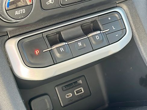 Certified 2023 GMC Acadia SLT image 21