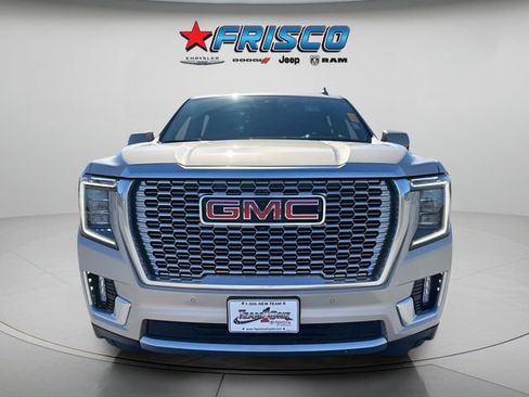 Used 2023 GMC Yukon XL Denali AWD/4WD image 3