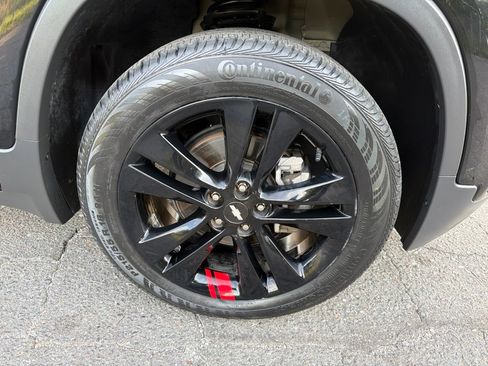 Used 2020 Chevrolet Trax LT w/ Sun & Sound Package AWD/4WD image 13