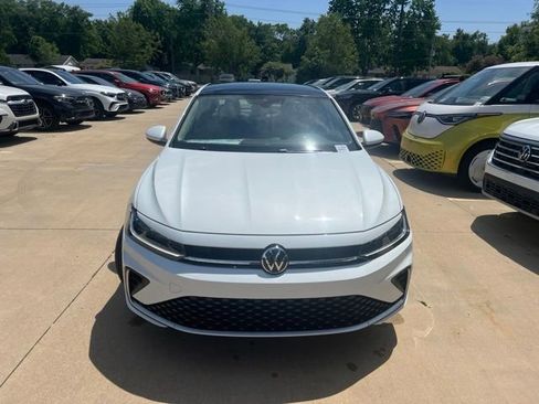 New 2026 Volkswagen Jetta SE FWD image 2
