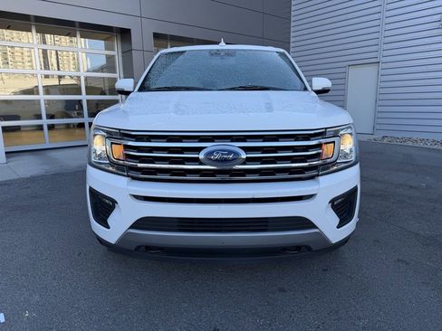 Used 2018 Ford Expedition XLT w/ Equipment Group 202A image 9