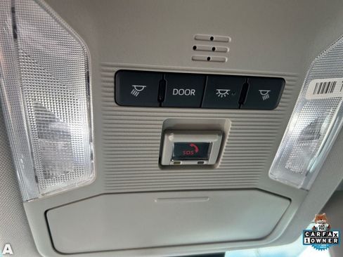 Used 2025 Toyota RAV4 XLE FWD image 28