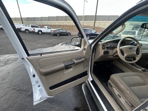Used 2005 Ford Explorer Sport Trac XLT image 14