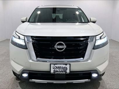 Used 2023 Nissan Pathfinder SL