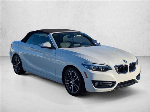 Used 2018 BMW 230i Convertible image 3