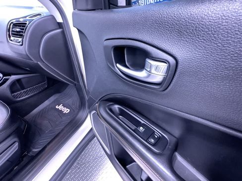 Used 2021 Jeep Compass Limited FWD image 35