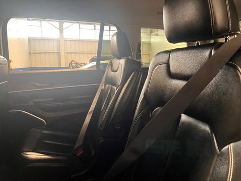 Used 2021 Jeep Grand Cherokee L Limited image 17