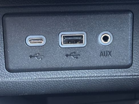 Used 2023 Buick Encore GX Select w/ Safety Package II AWD/4WD image 6