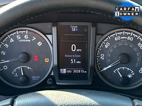 Used 2018 Toyota Tacoma TRD Sport image 15