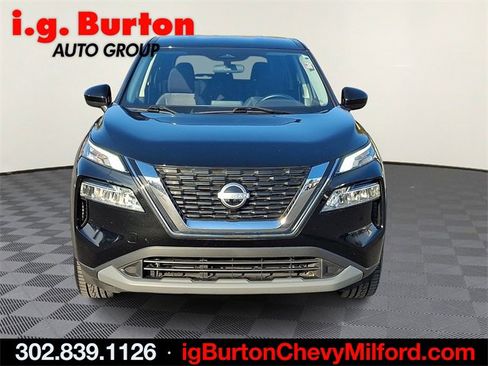 Used 2023 Nissan Rogue SV image 2