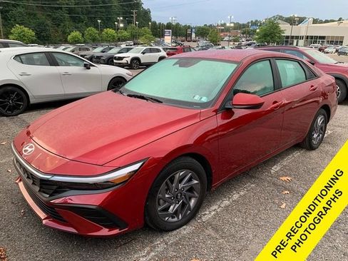 Used 2024 Hyundai Elantra SEL FWD image 1