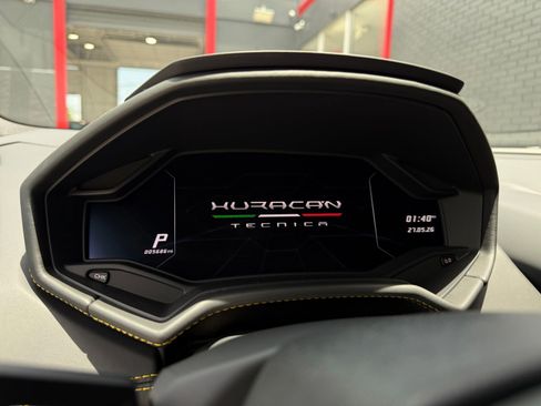 Used 2023 Lamborghini Huracan Tecnica RWD image 32
