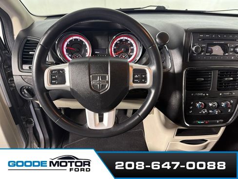 Used 2016 Dodge Grand Caravan SE w/ Quick Order Package 29E SE FWD image 12