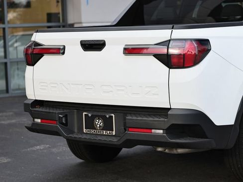 Used 2025 Hyundai Santa Cruz SEL FWD image 9