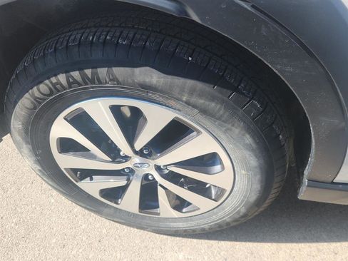 Used 2025 Subaru Outback Premium image 3