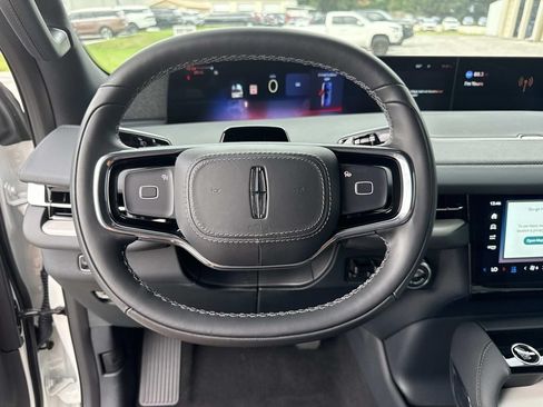 New 2026 Lincoln Navigator Reserve w/ Jet Appearance Package AWD/4WD image 27