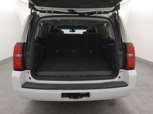 Used 2019 Chevrolet Suburban LS RWD image 29