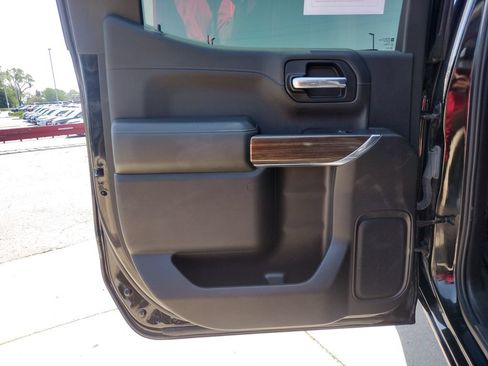 Used 2021 Chevrolet Silverado 1500 RST AWD/4WD image 11