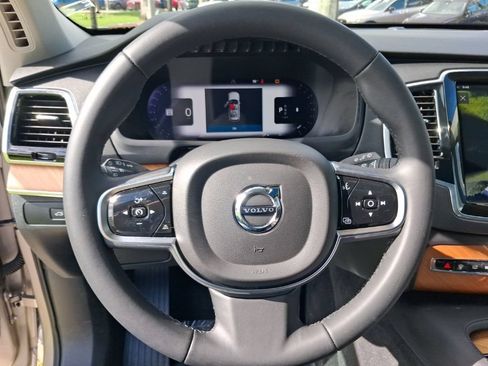 Used 2024 Volvo XC90 B5 Plus w/ Protection Package Premier AWD/4WD image 17