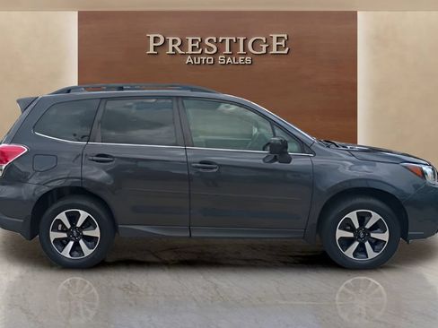 Used 2017 Subaru Forester 2.5i Limited AWD/4WD image 2