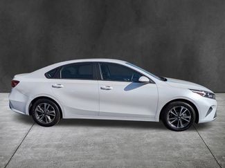 Used 2024 Kia Forte LXS FWD video 3