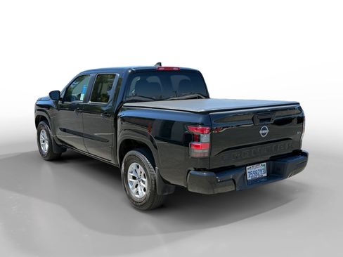 Used 2024 Nissan Frontier SV RWD image 3
