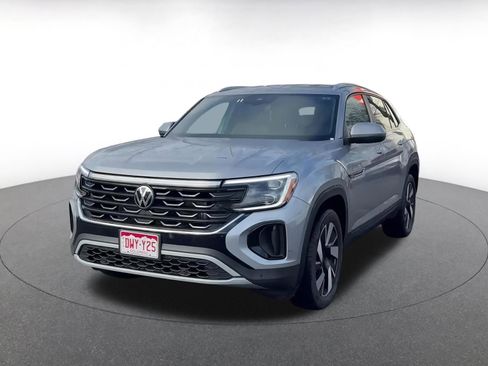 Used 2025 Volkswagen Atlas Cross Sport SE image 7