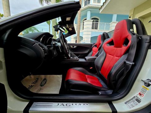 Used 2016 Jaguar F-TYPE R image 23