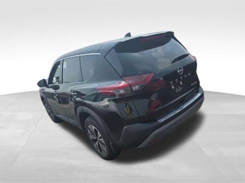 Used 2022 Nissan Rogue SV AWD/4WD image 3